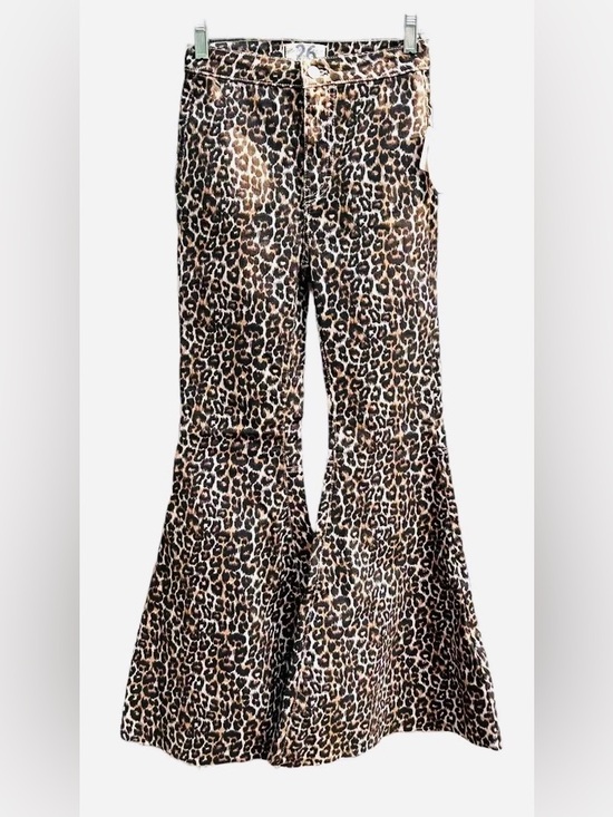 We The Free Denim - Free People NWT We the Free Leopard Print Bell
Bottom Pants Size 26 NWOT
